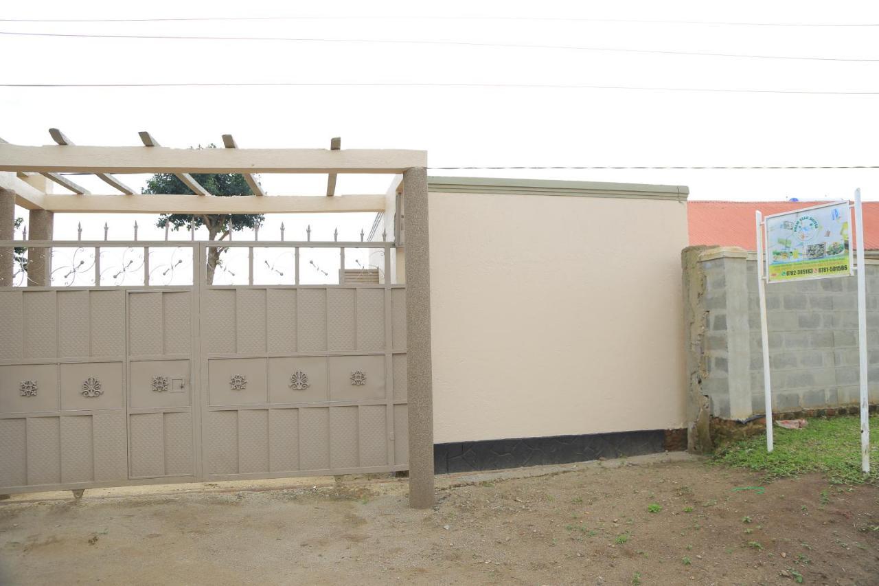Palm Star Motel Fort Portal Экстерьер фото