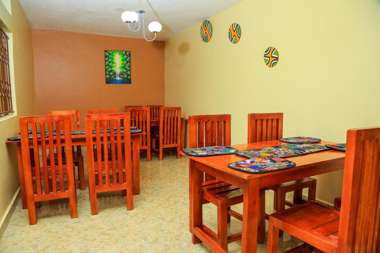 Palm Star Motel Fort Portal Экстерьер фото