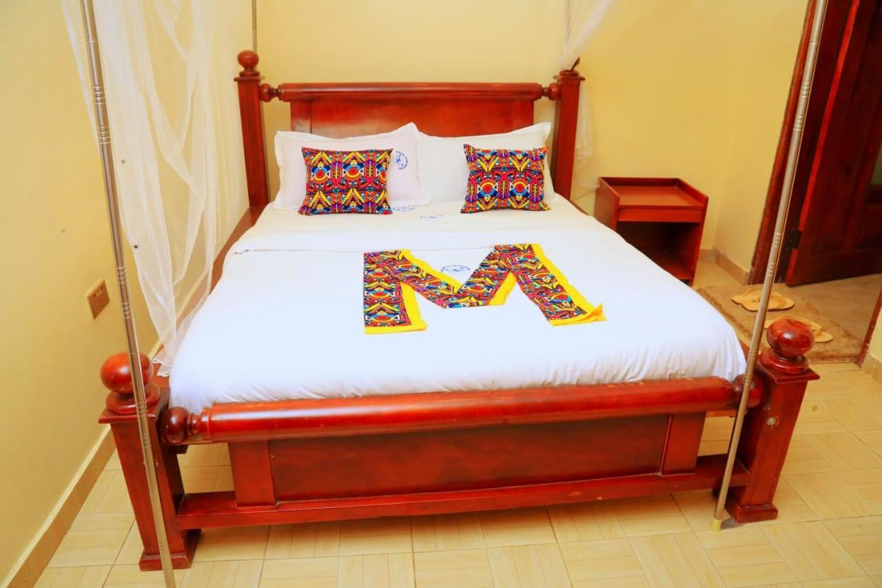 Palm Star Motel Fort Portal Экстерьер фото