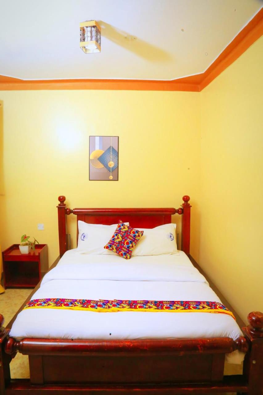 Palm Star Motel Fort Portal Экстерьер фото